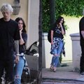 Besiskirianti Megan Fox pastebėta ankstų rytą paliekanti Machine Gun Kelly namus: reperis prisipažino įsimylėjęs