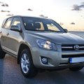 „Toyota“ dėl nepašalintų defektų pakartotinai atšaukia 780 tūkst. automobilių