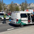 Baisi eismo nelaimė Šakiuose: atbuline eiga važiavęs automobilis partrenkė ir mirtinai sužalojo moterį