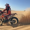 Pragaras Sacharoje: pasibaigus degalams lietuvis stūmė motociklą per dykumą ir pasiekė finišą