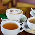 Gydytojas pataria, kas naudingiau sveikatai: kava ar arbata
