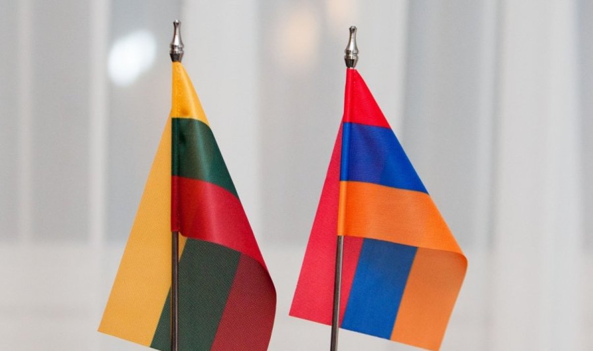 Lietuvos ir Armėnijos vėliavos