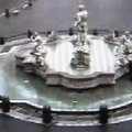 Stebėjimo kamera Romoje užfiksavo fontanus daužiusį vandalą
