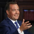 Медведев написал статью о "бессмысленности контактов" с Киевом