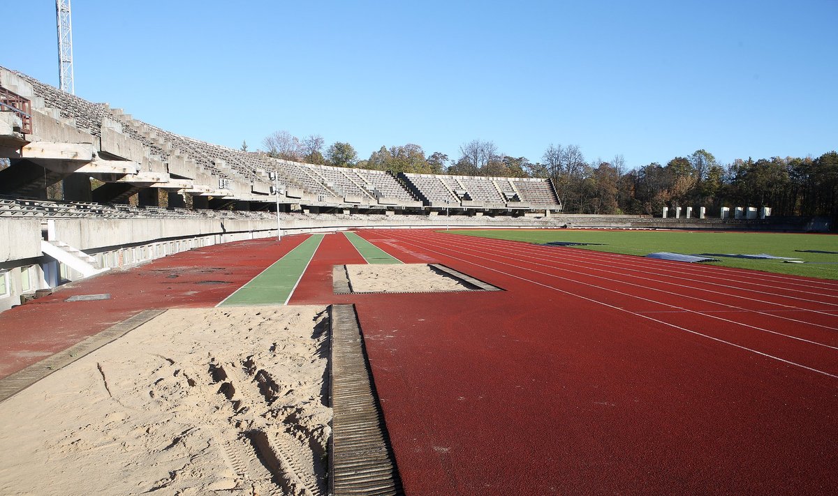 Rekonstruojamas S. Dariaus ir S. Girėno stadionas