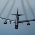 Во время учений НАТО над Литвой пролетел стратегический бомбардировщик США B-52
