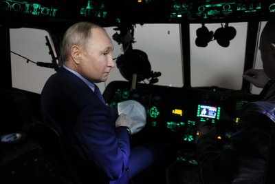 V. Putinas lankėsi karinių oro pajėgų mokymų centre Toržoko mieste