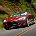 „Tesla“ vairuotojas žuvo naudodamas autopiloto funkciją