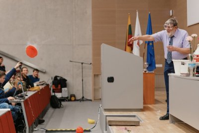 Vilniaus universitete vyko fizikos Nobelio premijos laureato, aistringo fizikos mokslo populiarintojo prof. W. D. Phillipso paskaitos. VU/J. Auškelio nuotr.