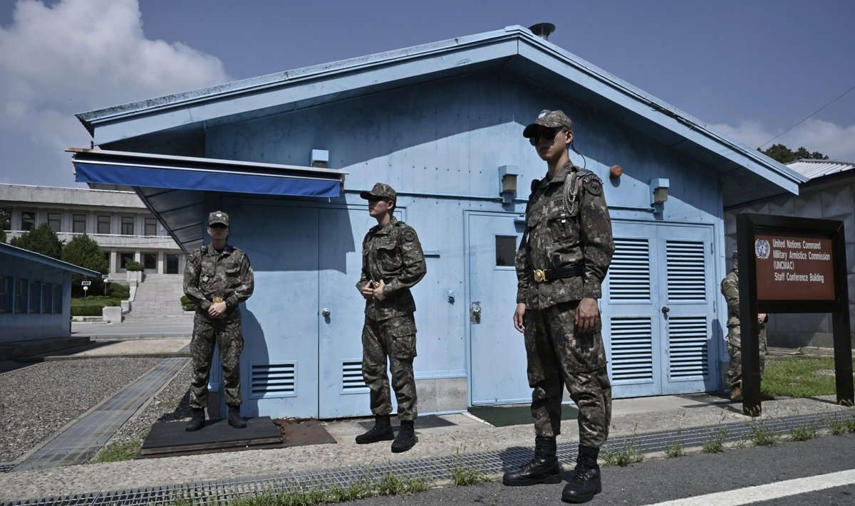 Pietų Korėjos kariai prie Demilitarizuotos zonos