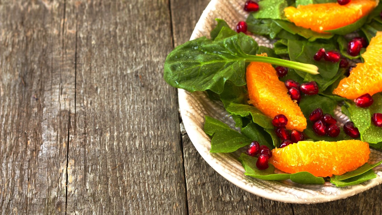 VITAMINŲ BOMBA: špinatų ir apelsinų salotos