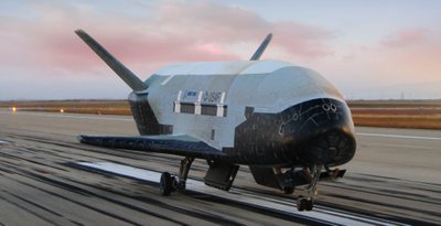 Bepilotis orlaivis X-37B. Boeing/US Space Force nuotr.