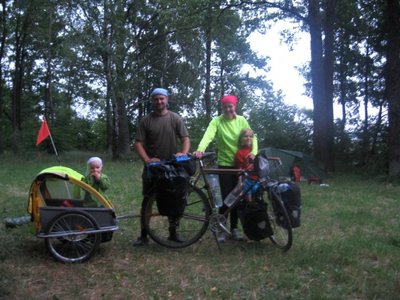 Dariaus Mileškos šeima ant dviračių