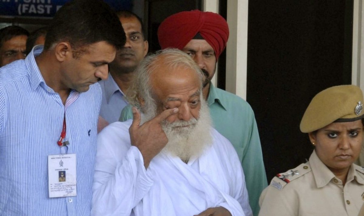 Indijoje dėl įtariamo seksualinio paauglės užpuolimo areštuotas guru Asaramas 