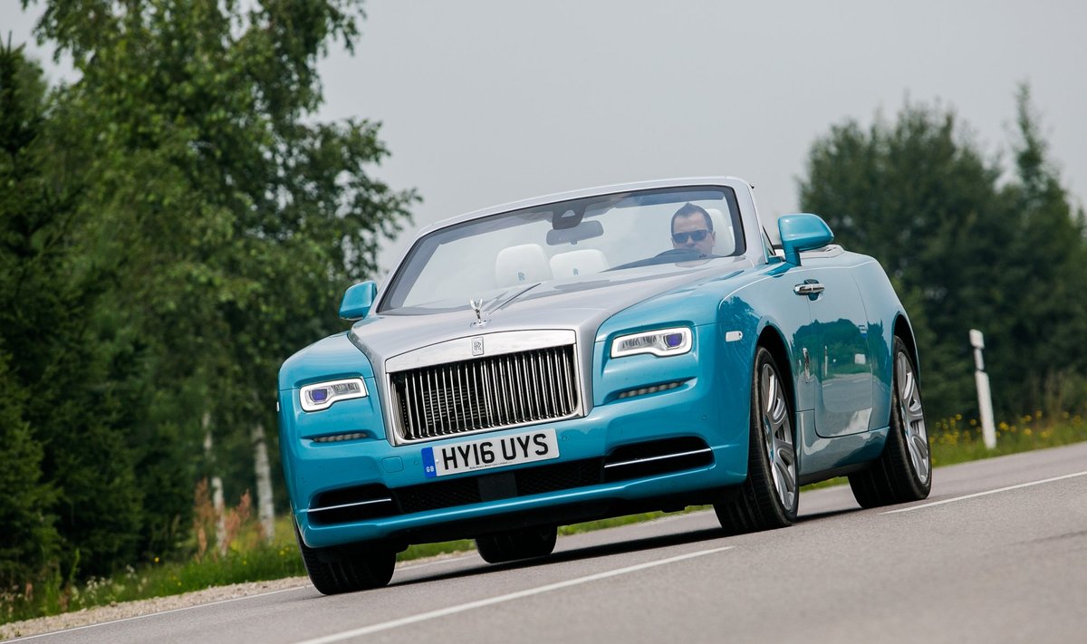 Išbandėme "Rolls-Royce Dawn" automobilį