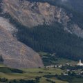 Milžiniška uolienų masė tik per plauką nenušlavė Šveicarijos kalnų kaimo