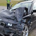 Žiaurus „Audi“ smūgis į BMW: paauglės tėvams nesakė apie kelionę