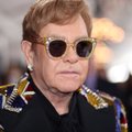 Eltonas Johnas pasmerkė Rusijos sprendimą pašalinti filmo „Rocketman“ gėjų sekso scenas