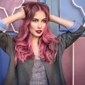 Nauja mada – gelsvai rožinio atspalvio plaukai