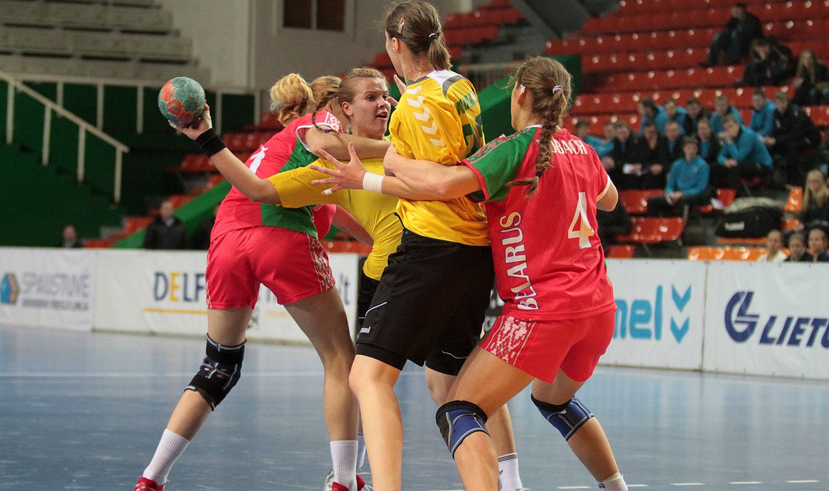 Lietuvos moterų rankinio agonija: rinktinėje liko 8 žaidėjos