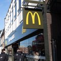„McDonald’s“ rizikuoja užsitraukti darbuotojų įtūžį: imamasi naujos atleidimo praktikos