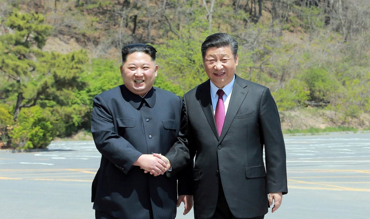 Xi Jinpingas, Kim Jong Unas