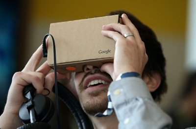 Kartoniniai virtualios realybės akiniai