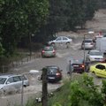 Bulgarijoje smarkių liūčių sukelti potvyniai nusinešė 12 žmonių gyvybių