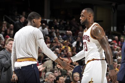 DeAndre Ligginsas, LeBronas Jamesas