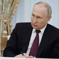 Putinas pasirašė dekretą, pagal kurį sukarintų grupių nariai turės prisiekti ištikimybę Rusijai