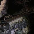 Gelbėjimo operacija Vilniaus pakraštyje: nuo tilto į upę nulėkė automobilis, vairuotojas nuvežtas į ligoninę