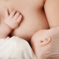 Atviras klausimas: kodėl krūtis galima rodyti visaip, tik ne žindant vaikus?