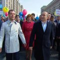 Путин и Медведев поддержат Собянина в "день тишины"