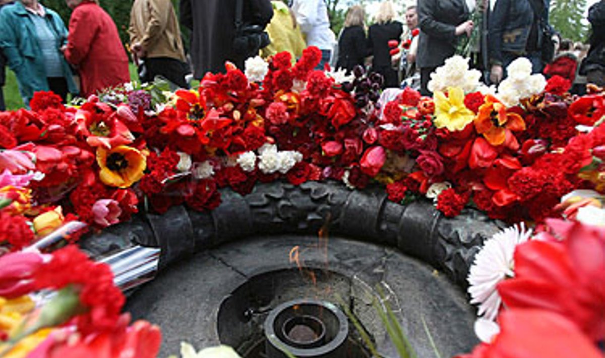 Церемония возложения венков и цветов на Антакальнисском кладбище