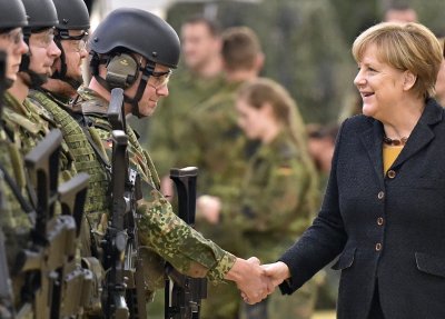 A. Merkel su Vokietijos kariais