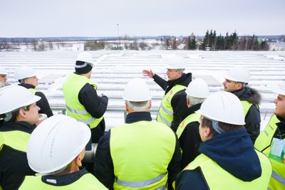 Lentvaryje atidaryta didžiausia Baltijos šalyse saulės elektrinė, įrengta ant stogo