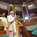 Hindų nacionalistas ministras pirmininkas iškilmingai atidarė naująjį Indijos parlamento pastatą