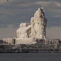 JAV arktinio vėjo šuoras pavertė švyturį ledine skulptūra