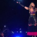 Madonna koncerte atidavė pagarbą Paryžiaus atakų aukoms
