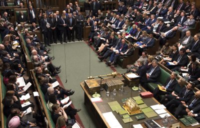 Jungtinės Karalystės parlamentas balsuoja dėl „Brexit“