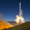 „SpaceX“ pradės kruizams iki Mėnulio skirto erdvėlaivio bandymus