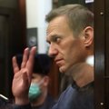 "Причина этого всего - ненависть и страх одного человека, живущего в бункере". Речь Навального в суде