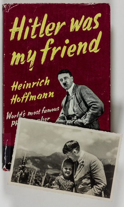 Hitleris su Bernile Nienau