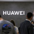 „Huawei“ valdybos nariai Jungtinėje Karalystėje traukiasi dėl tylos Ukrainos konflikto atžvilgiu