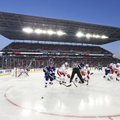 NHL rungtynėse po atviru dangumi – dramatiška Toronto klubo pergalė