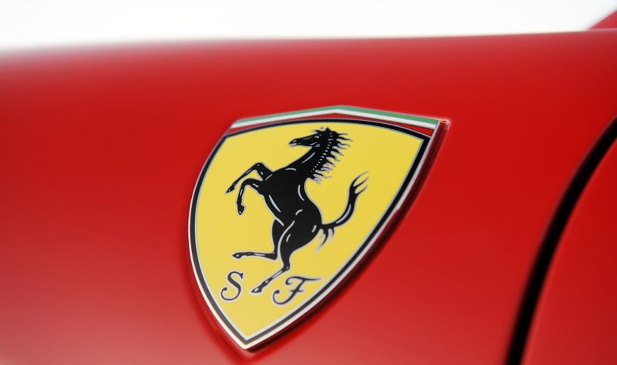 Į Ferrari sumontavo dvi turbinas