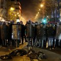 Prancūzijos policijos smurtas prieš muzikos prodiuserį kursto visuomenės pasipiktinimą