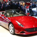 „Ferrari“ priversta atšaukti beveik ketvirtį milijono kainuojančius automobilius