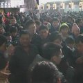 Dėl minios dydžio atšauktas „iPhone 4S“ pristatymas Kinijoje. Parduotuvė apmėtyta kiaušiniais