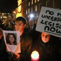 Airijoje po moters mirties persvarstoma abortų politika